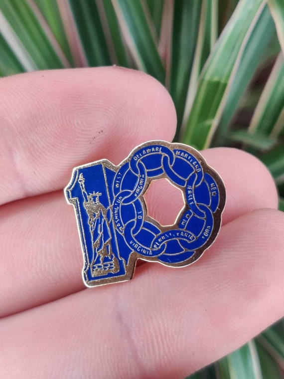 Statue of liberty Vintage enamel lapel pin badge. - Etsy 日本