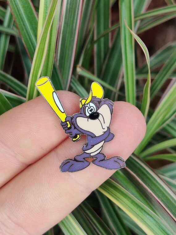 Taz Looney Tunes vintage enamel pin badge, Tasmani