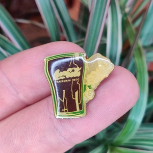Coca Cola vintage lapel pin badge. Coke