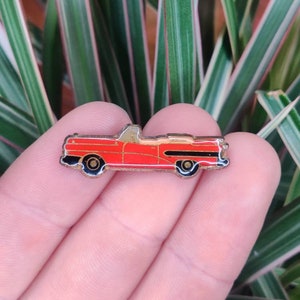 Pontiac 1957 star chief style vintage enamel lapel pin badge.