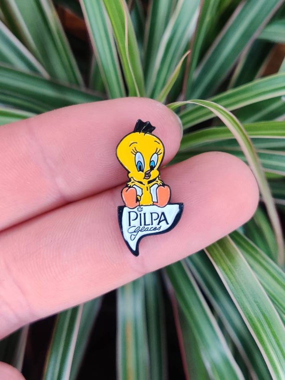 Tweety vintage enamel pin badge. Looney Tunes - image 2