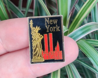 New York City vintage enamel lapel pin. NY