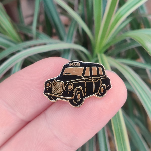 London taxi pin badge, vintage enamel lapel pin badge.