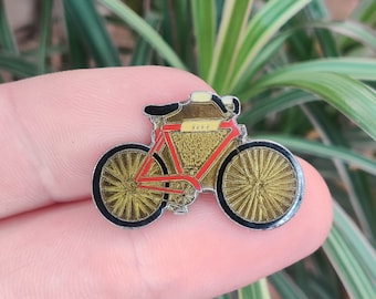 Bicycle vintage enamel lapel pin badge.