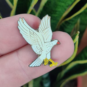 Eagle vintage enamel lapel pin badge.