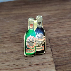 Beck's beer bottle lapel pin image 3