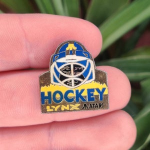 Hockey Lynx Atari vintage enamel lapel pin badge. image 5