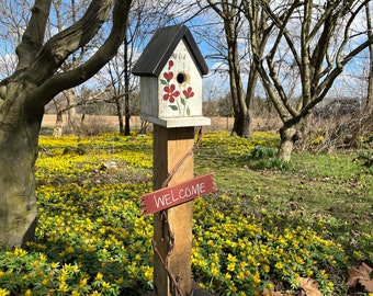 Welcome Sign with Birdhouse | Porch Décor | Garden Décor from Reclaimed Materials | SMBHP6