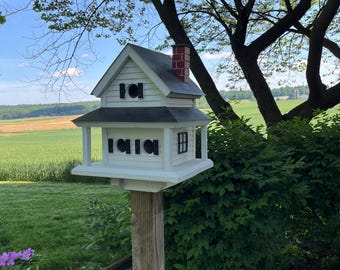 Casita para pájaros rústica de estilo campestre – Casita para pájaros de jardín hecha a mano por artesanos Amish con madera reciclada – Estilo casa de campo con techo de metal / SV301
