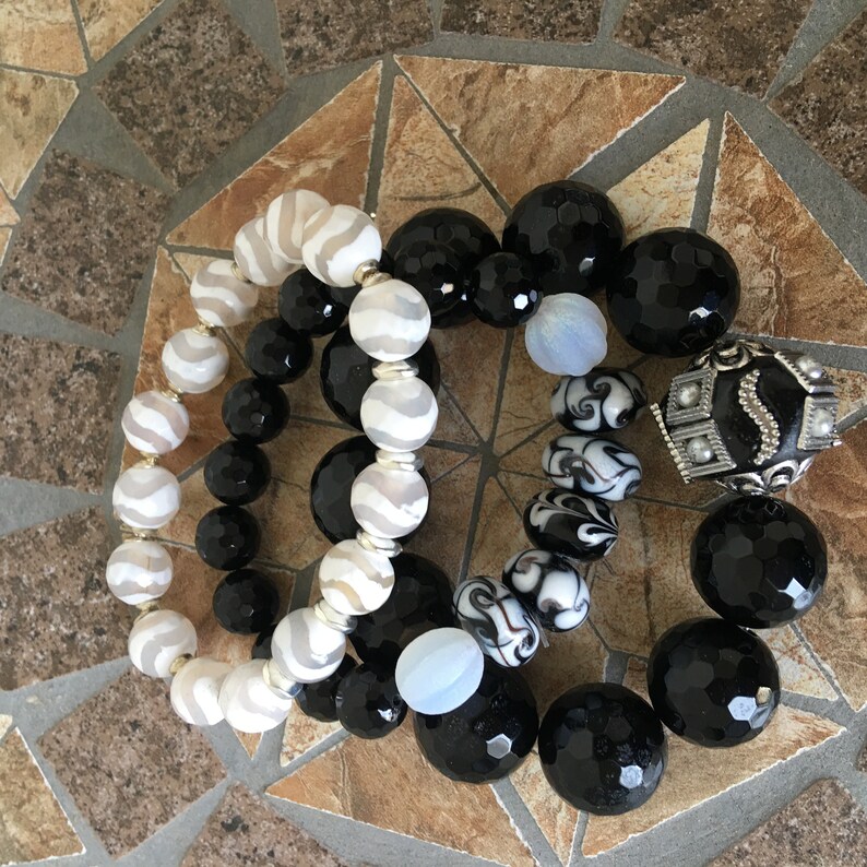 Black and White Bracelets Stretch Bracelets Agate Bracelets Stackable Bracelets Gemstone Bracelet Stack