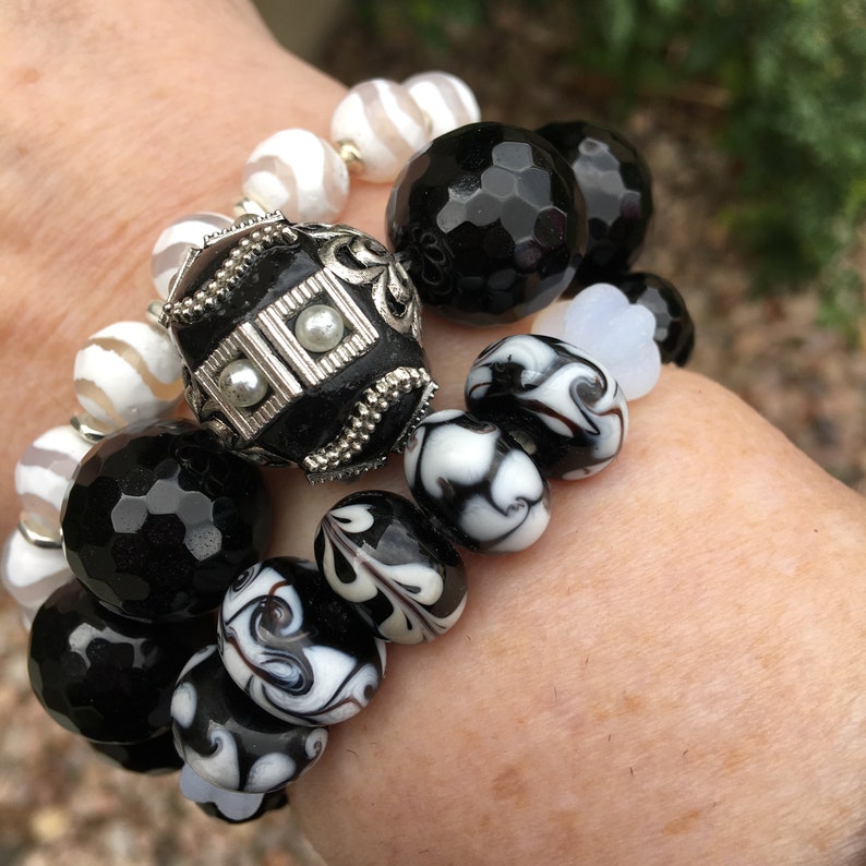 Black and White Bracelets Stretch Bracelets Agate Bracelets Stackable Bracelets Gemstone Bracelet Stack