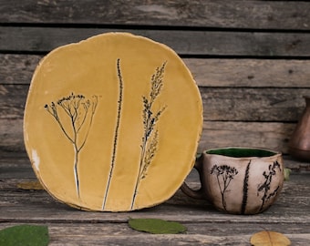 Unique handmade floral pottery set || Nature ceramic dishes, Plant impressions mug and plate, Mugs handmade, Ceramic mug, Plants pottery