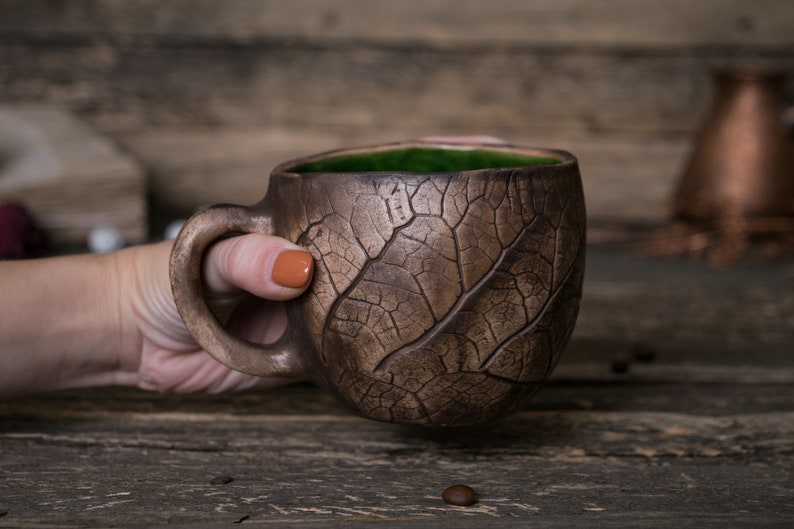 Handmade ceramic mug Pottery mug with leaf impressions, Unique leaf mug, Turquoise coffee mugs, Plant mug, Botanical mug, Nature clay mug Green