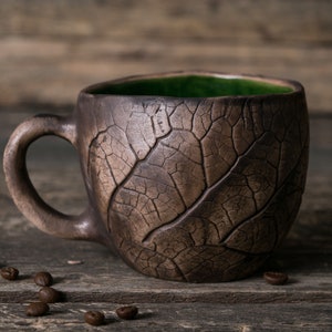 Ceramic mug with leaves impressions || Pottery mug handmade, Leaf mug, Ceramic mug handmade, Nature ceramic mug, coffee mug, Floral mug
