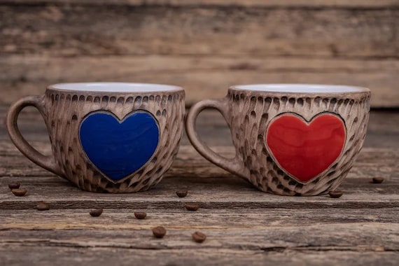 Deux tasses coeur Mug en céramique fait main, Mug coeur rouge, Mugs à café  Love, Mugs peints à la main, Cadeau assorti pour couple, Mugs à café en  grès -  France