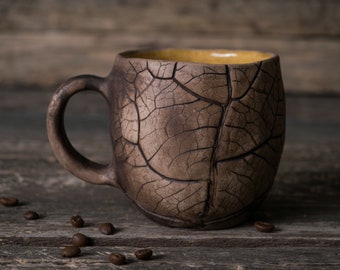 Big pottery leaf mug || Handmade ceramic coffee mug, Pottery mug with leaves impressions, Nature mug, Unique clay mug, Autumn mug, Fall mug