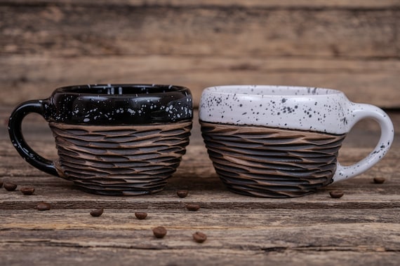Yin Yang Tassen Set | Schwarz-Weiß-Tassen, Kaffeetassen aus Ton, Keramik gepunktete Tassen, Paar passende Tassen, heiße Schokolade Tassen, Tontassen handgemacht