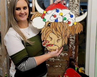Christmas Highland Cow Door Hanger – Festive Porch Decor
