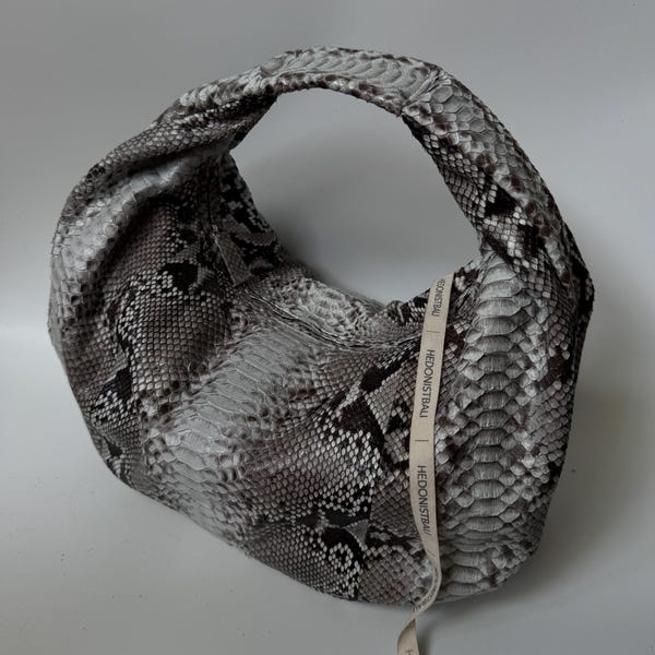 Bolso Hobo mediano suave y elegante para mujer, deportivo, de piel auténtica de pitón o de reptil, elegante bolso de piel de serpiente gris.