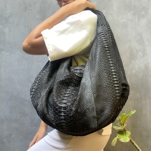 Bolso grande y suave estilo hobo deportivo elegante para mujer / Cartera de piel de pitón genuina / Productos de piel de pitón / Bolso grande y elegante de piel de serpiente de diseño gris