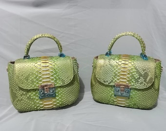 Äkta pytonväska med topphandtag / designerväska / exotisk läderväska / limefärgad sommarväska / elegant designerväska i läder med ormmönster