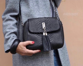 Sac à bandoulière élégant en véritable peau de python fait main | Sac à pampilles en cuir de python, pochette amovible avec chaîne, noir, élégant, élégant