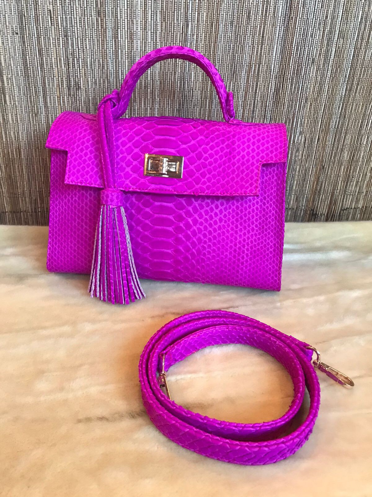 11 Trendy Hot Pink Handbags an Editor Loves
