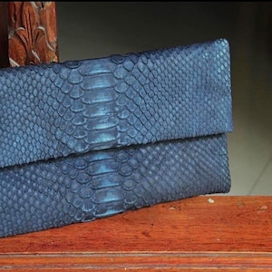 Handgjord clutch i äkta pytonhud, elegant läderclutch, väska med fri frakt, clutch i läder, liten clutch i ormskinn