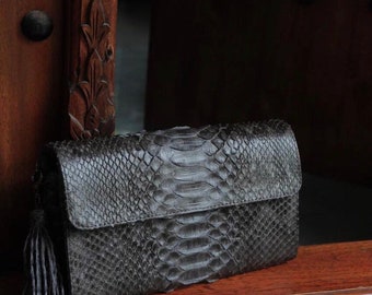 Echte Pythonhaut edel graue flache Clutch mit Schulter Kette | eleganter Abendfrauen Geldbeutel | Designer Ledertaschen | kleine Schlangen Tasche