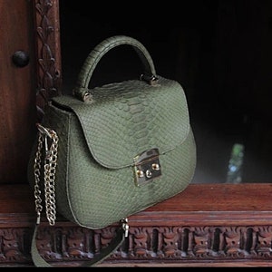 Oryginalna torebka z uchwytem z pytona / designerska torba / torebka z egzotycznej skóry / torebka w kolorze khaki z egzotycznej skóry / designerska elegancka torebka z nadrukiem węża