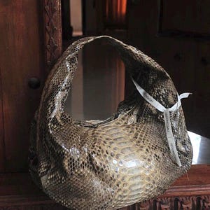 Medium zachte hobo stijlvolle sporttas voor dames | Portemonnee echte pythonhuid | Reptielenhuidproducten | Crèmekleurige elegante leren designer zachte tas slang