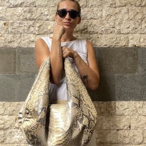 Grote zachte hobo stijlvolle sportvrouw tas Portemonnee echte Python-huid Python-huidproducten Beige grote elegante lederen designer zachte tas slang afbeelding 4