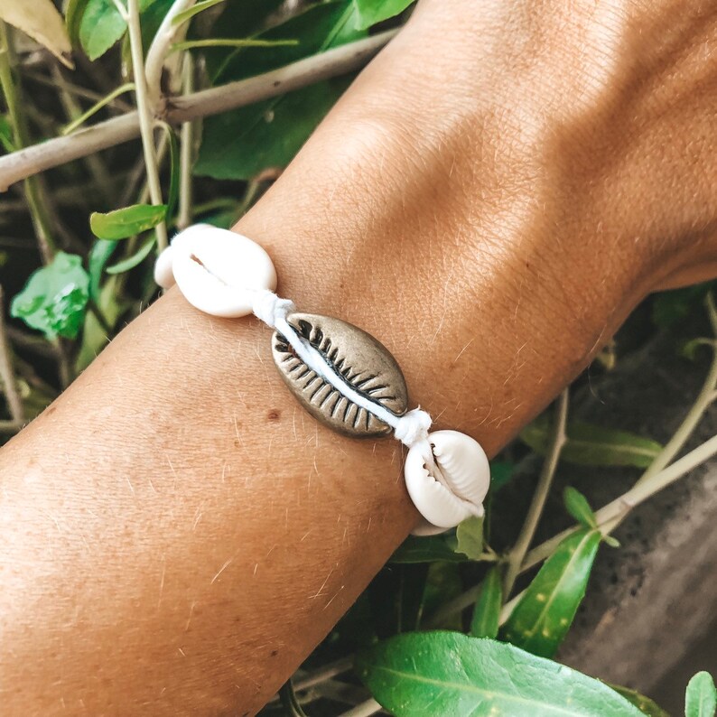 puka bracelet