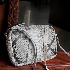 Petite pochette pour femme en peau de python véritable, élégante gris serpent | petit sac à main de tous les jours | sac en cuir exotique | cadeau pour elle | sac en peau de serpent