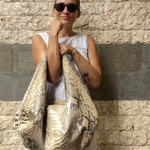 Grote zachte hobo stijlvolle sportvrouw tas Portemonnee echte Python-huid Python-huidproducten Beige grote elegante lederen designer zachte tas slang afbeelding 3