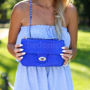 Blaue echte Pythonleder Crossbody Kettentasche | Leuchtende Sommertasche | Elegante Frauen Tasche | Kettenriemen Crossbody Ultramarine Royal Blau Geldbörse
