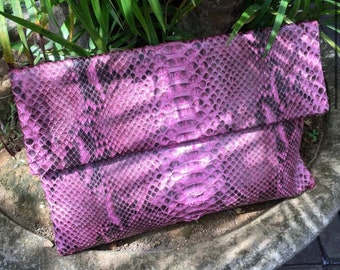 Bolso de mano grande de piel de pitón auténtica en color rosa/Bolso de piel exótica/Estuche Lethaer para Apple MacBook Air/Bolso de mano plano unisex grande hecho a mano con diseño de serpiente