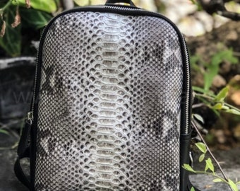 Kleiner Rucksack aus echter Python-Haut | Lederrucksack Gelb | kleiner Designer Rucksack | Exotische Ledertaschen | Frauen handgemachte Taschen