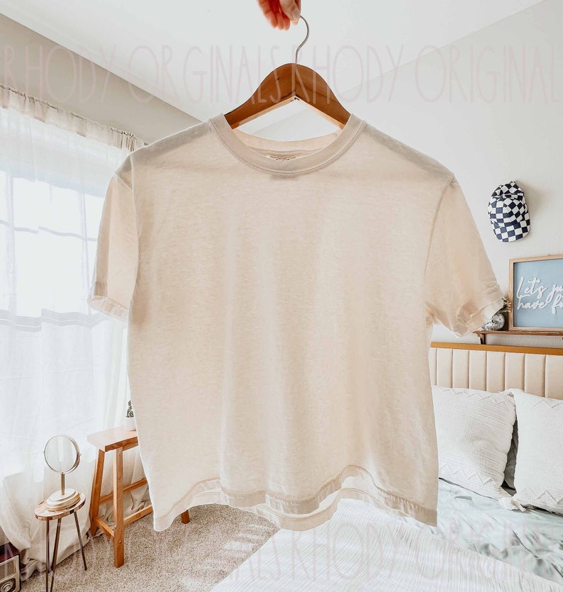 Comfort Colors Cropped T-Shirt, Garment-Dyed Soft Cotton Boxy Crop Tee 3023 Ivory