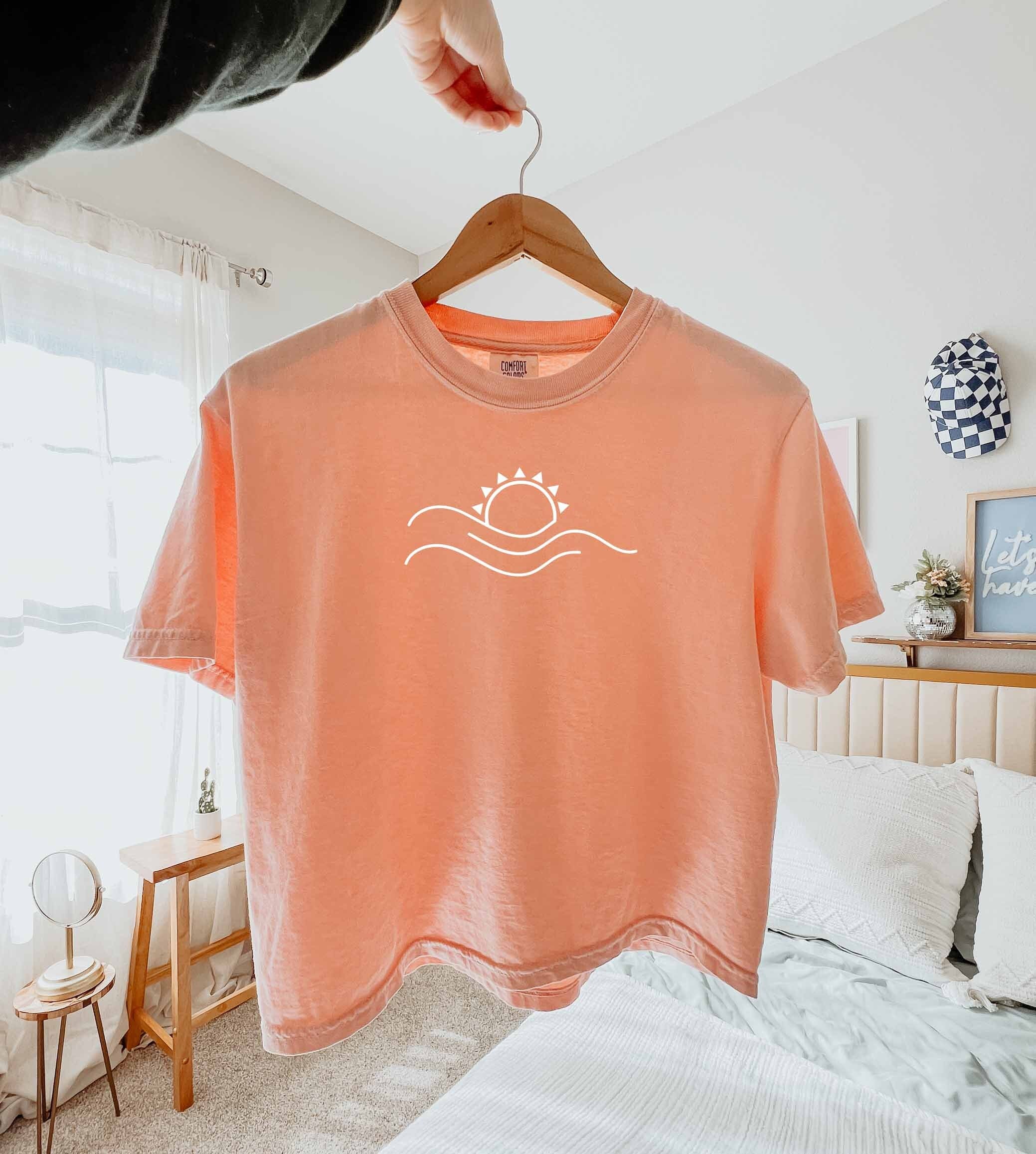 Comfort Colors Cropped Tee, Sun Wave Crop Tee, Oversized Boxy Cropped Shirt, Comfort Colors Waves TShirt, Soft Cropped Tees for Women