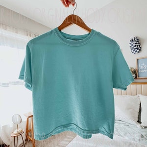 Comfort Colors Cropped T-Shirt, Garment-Dyed Soft Cotton Boxy Crop Tee 3023 Chalky Mint
