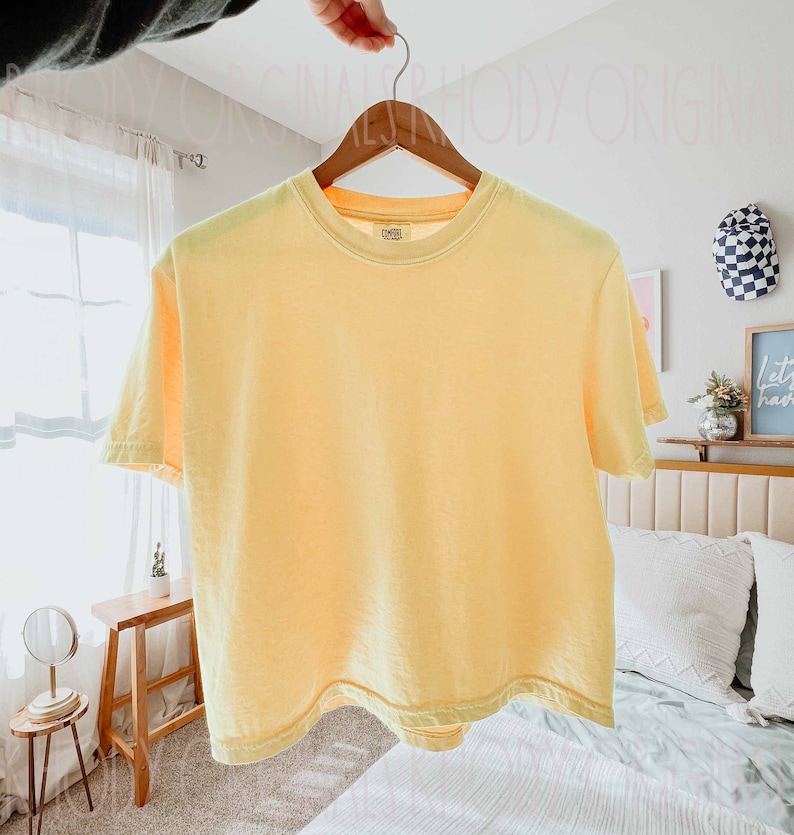 Comfort Colors Cropped T-Shirt, Garment-Dyed Soft Cotton Boxy Crop Tee 3023 Butter