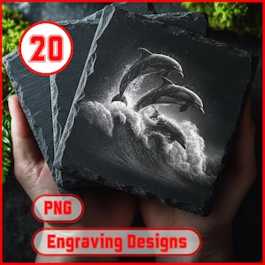Pode incluir: Um conjunto de bases quadradas de ardósia com um design de golfinhos a preto e branco. As bases apresentam uma imagem gravada de golfinhos saltando das ondas do oceano. A imagem também inclui o texto "20", "PNG" e "Engraving Designs".