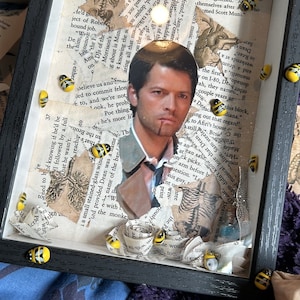 deep set supernatural character frame