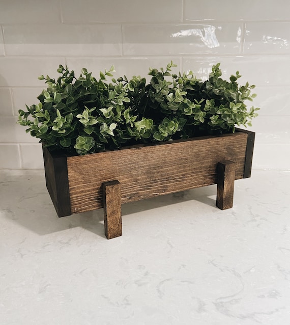 Krutergarten mit Beinen | Blumentopf aus Holz | Garten Box Pflanzgefe |  Blumentopf | Blumenstnder fr Fenster | Rustikale Holzkiste - Etsy.de