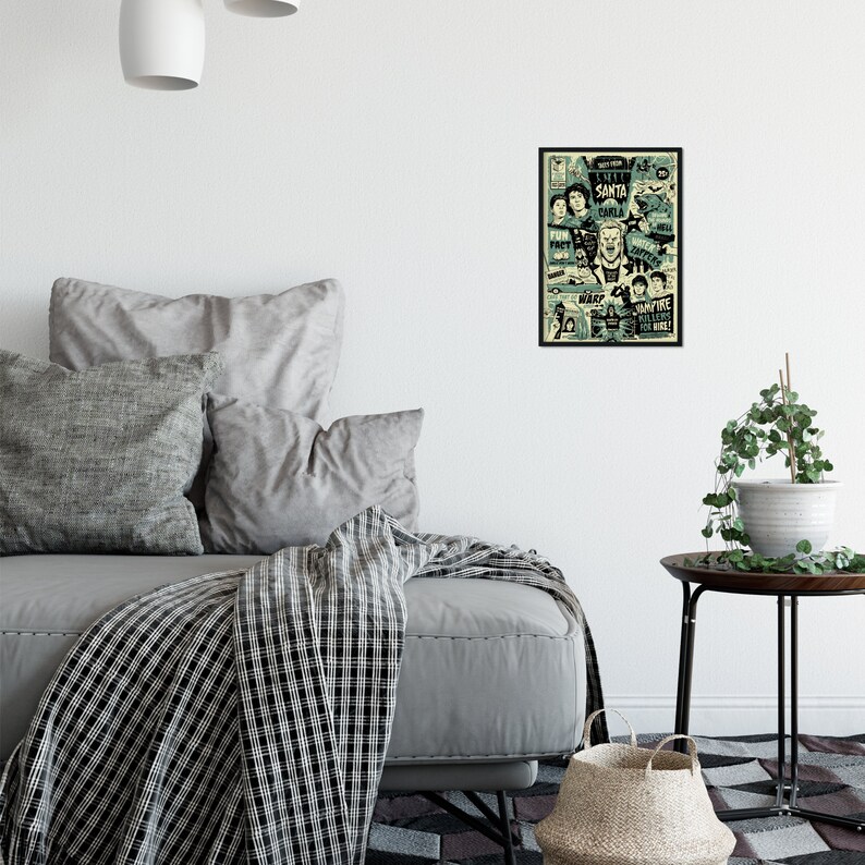 Puede incluir: Un p&oacute;ster de estilo vintage con una combinaci&oacute;n de colores verde y negro. El p&oacute;ster presenta un collage de im&aacute;genes y texto, incluyendo un hombre con barba y un gorro de Pap&aacute; Noel, un vampiro y las palabras "Fun Fact" y "Vampire Killers For Hire".