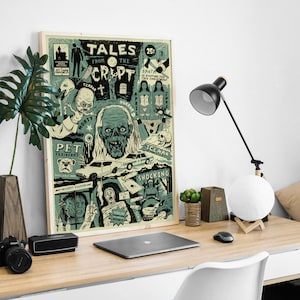 K&ouml;nnte beinhalten: Ein Vintage-Poster in Gr&uuml;n- und Wei&szlig;t&ouml;nen mit dem Text "Tales from the Crypt" und Illustrationen eines Monsters, eines Autos und eines ausgestopften Haustiers. Das Poster hat einen Preis von 25 Cent in der oberen rechten Ecke.