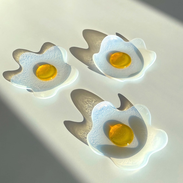 Transparent Egg Plates