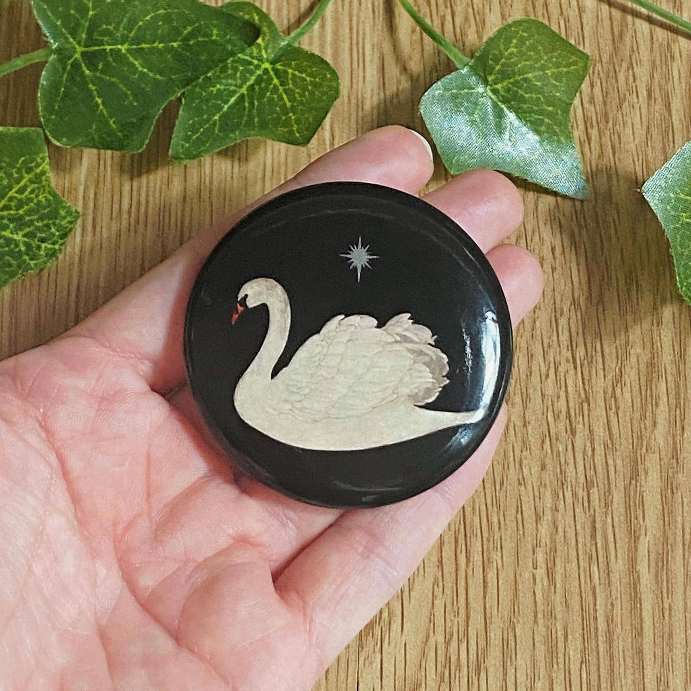 ヴィンテージ 白鳥 ブローチ ヴィンテージの白鳥のブローチ - Etsy 日本