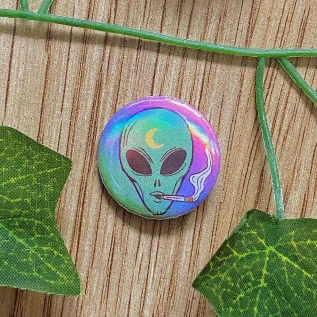 Vintage Holographic Alien Button Pin | Psychedelic Art | Trippy | 420 ...